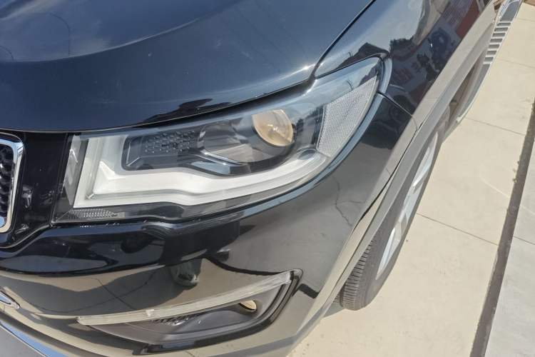 Used Jeep Compass 2017 200T Automatic Family Edition
