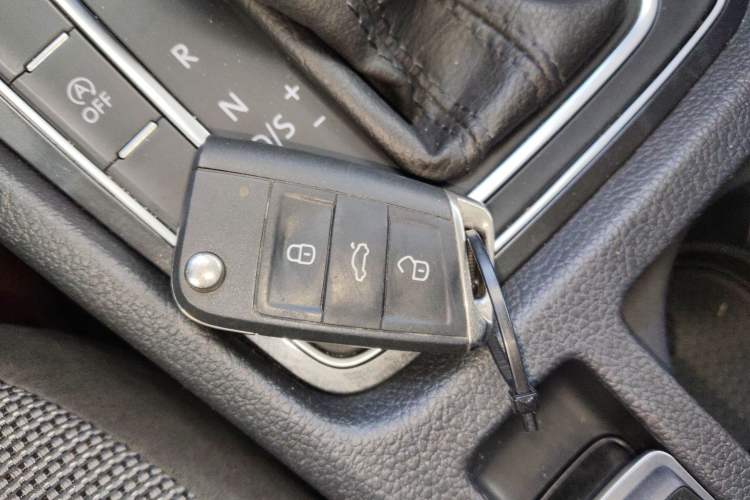 Used Volkswagen Golf 2020 Zhiai Edition 280TSI DSG Comfort Model Vehicle Key