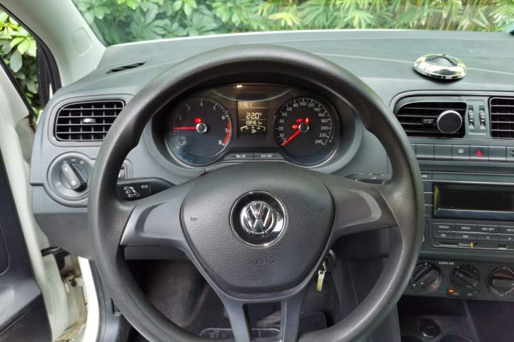 Used Volkswagen Polo 2016 1.4L Manual Fashion Model Steering Wheel