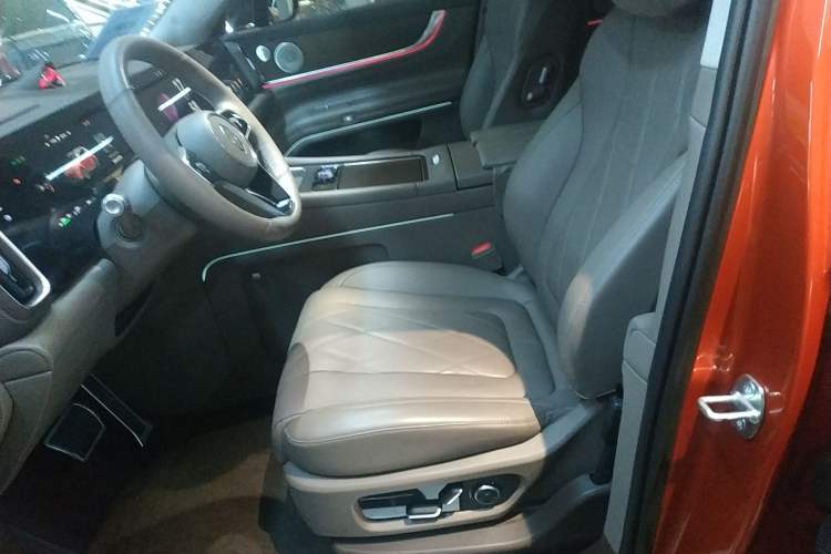 Used Hima AITO M9 2024 Range-Extended Ultra Version 52 kWh 5-Seater Model
