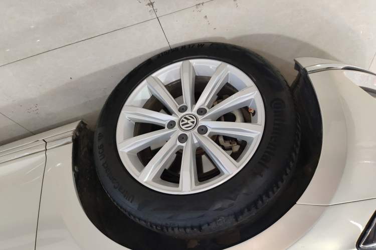 Used Volkswagen Magotan 2018 330TSI DSG Advanced Model Left Front Wheel Hub