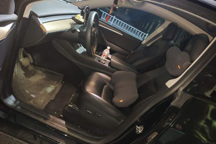 Used Tesla Model Y 2021 Long-Range All-Wheel-Drive Version Left Front Seat