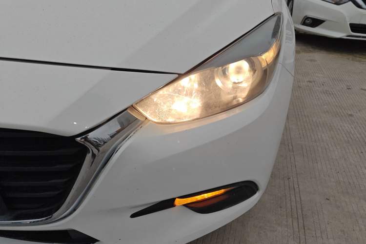 Used Mazda Mazda 3 Axela 2017 Hatchback 1.5L Automatic Comfort Model Emission Standard China V