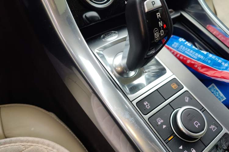 Used Land Rover Range SportNew Energy 2021 P400e SE Gear Lever