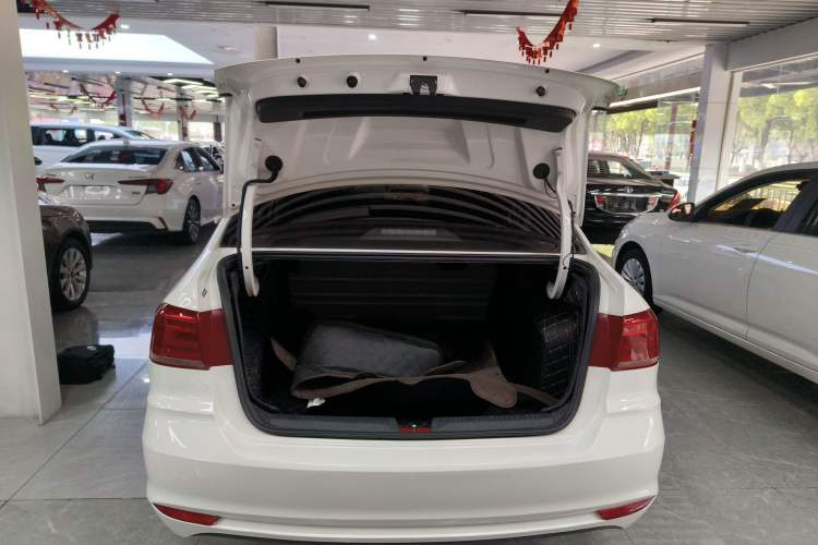 Used Volkswagen Santana 2021 1.5L Manual Fashion Edition Trunk