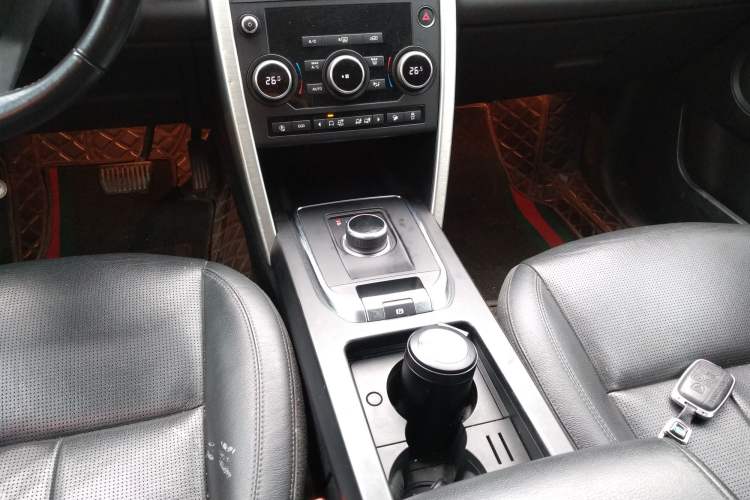 Used Land Rover Discovery Sport 2019 240 PS SE Version China VI Standard Gear Lever