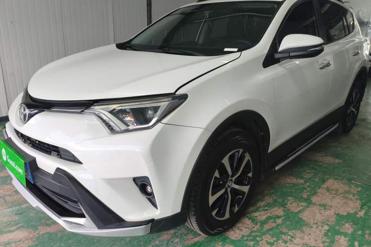 Used Toyota RAV4 2016 2.0L CVT Two-Wheel Drive Comfort Edition China V Standard