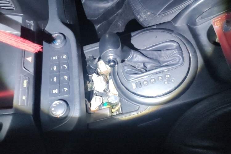 Used Kia Sportage R 2014 2.0L Automatic Two-Wheel Drive GL Gear Lever