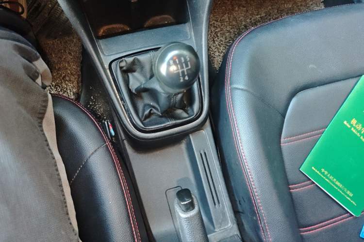Used Volkswagen Jetta 2013 1.6L Manual Fashion Edition Gear Lever
