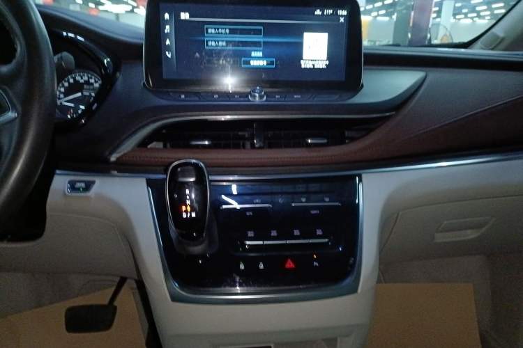 Used Buick GL8 2021 Land Cruiser Executive Class 652T Luxury Model