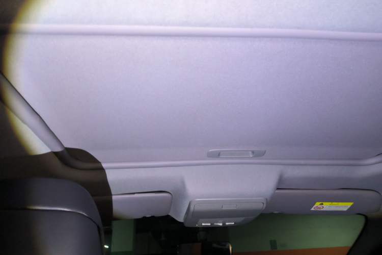 Used Peugeot 3008 2015 2.0L Automatic Trend Edition Headliner