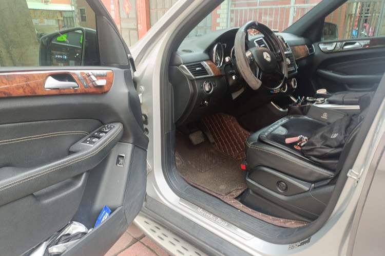 Used Mercedes-Benz M-Class 2014 ML 400 4MATIC Luxury Model