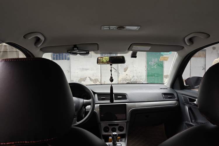 Used Volkswagen Lavida 2013 Revised Classic 1.6L Manual Fashion Edition Headliner