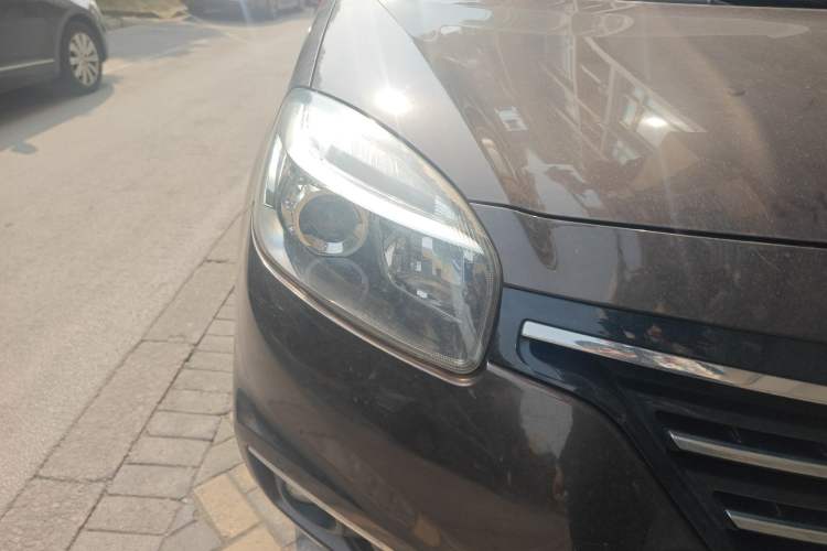 Used Renault Koleos 2014 2.5L 4x4 Comfort Edition
