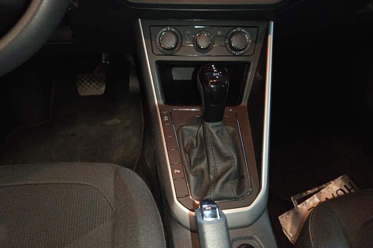 Used Volkswagen Polo 2023 Revised Plus 1.5L Automatic – Enjoy Life Edition Gear Lever