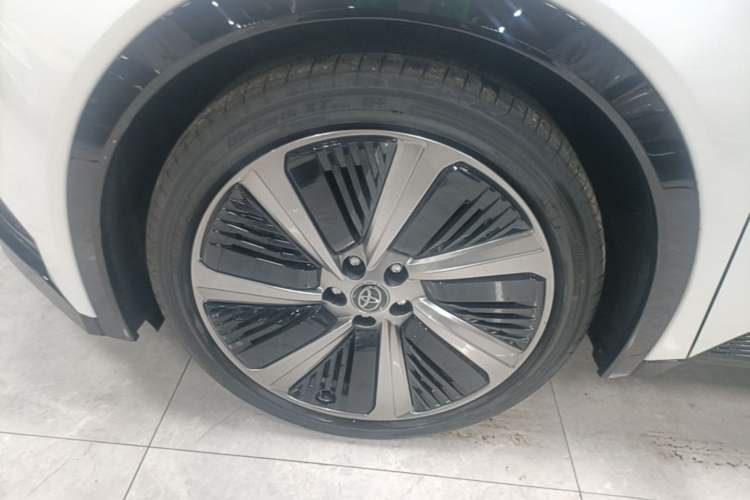 Used Toyota bZ5 2025 Model 550 PRO
