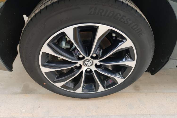 Used Toyota Avalon 2023 Dual-Engine 2.5L Luxury Edition Right Rear Wheel Hub