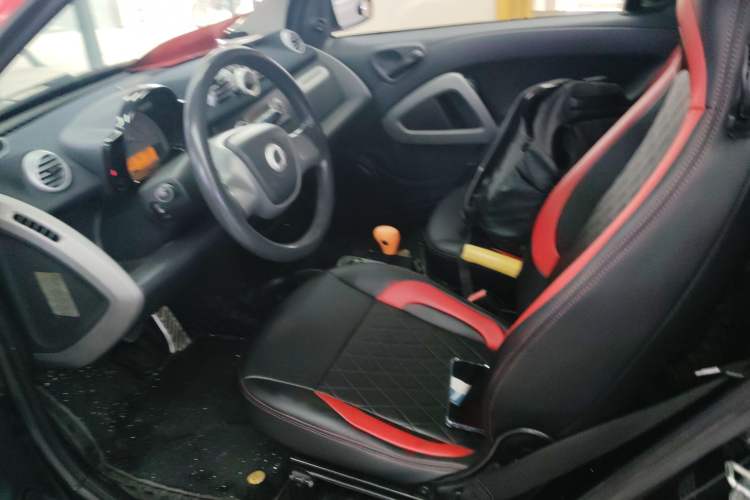 Used smart fortwo 2015 1.0 MHD New Year Special Edition
