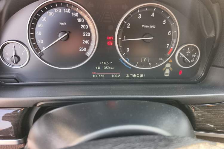 Used BMW 5 Series 2014 525Li Luxury Design Package
