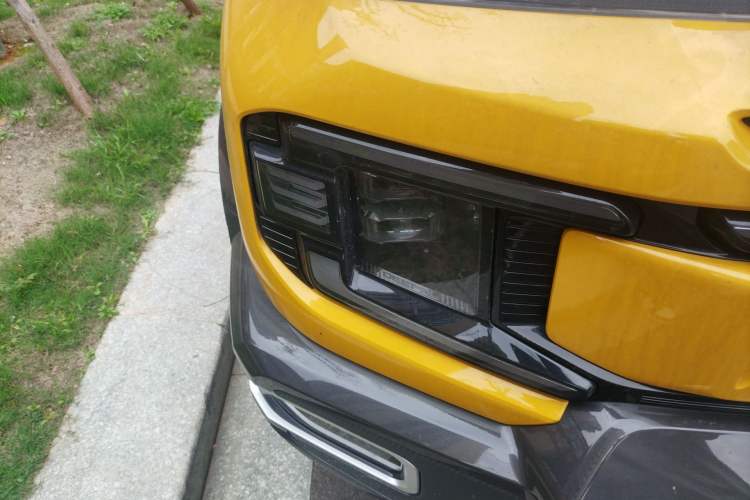 Used Deepal G318 2025 Worry-Free Cross-Country Edition Four-Wheel Drive Distant Mountains Version Right Front Headlight