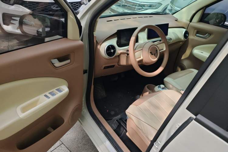 Used Wuling Hongguang MINIEV 2025 Four-Door Version Premium Edition Driver Seat