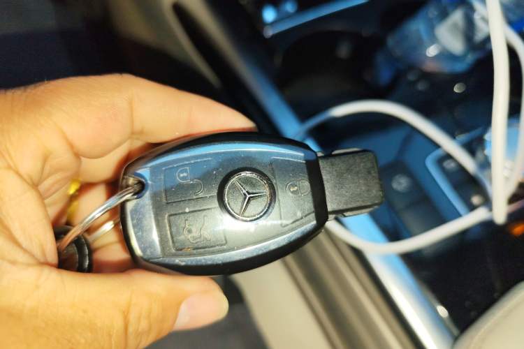 Used Mercedes-Benz E-Class 2015 E 260 L Sport Edition Vehicle Key