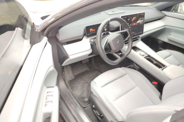 Used Polestar 4 2023 Single-Motor Long-Range PLUS Driver Seat