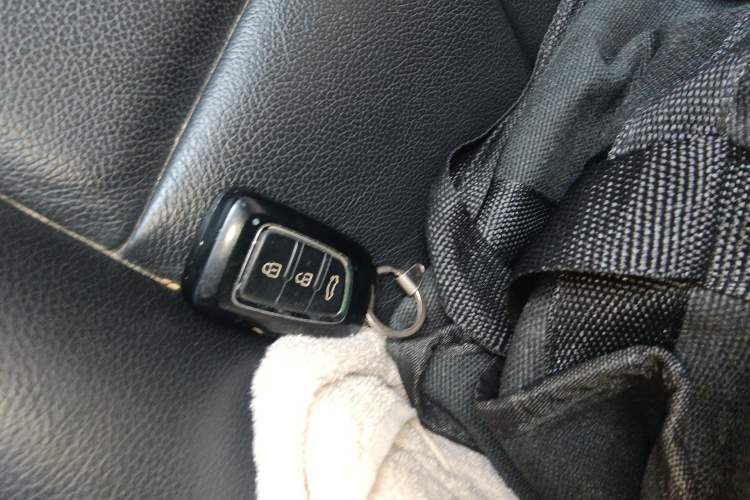 Used Dongfeng Aeolus AX7 2015 2.0L Manual Zhiyi Trim Vehicle Key