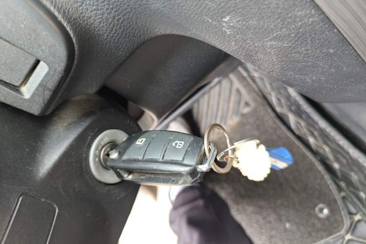 Used Isuzu D-MAX 2018 3.0T Two-Wheel Drive Automatic Elite Version 4JJ1-TC HI