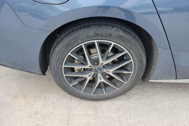 Used BYD Seal 07 DM-i 2025 Intelligent Driving Version DM-i 1.5L 125 km Prestige Edition Right Rear Wheel Hub