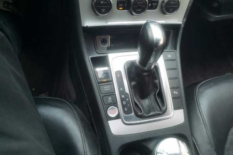 Used Volkswagen Magotan 2012 1.8TSI Prestige Model Gear Lever