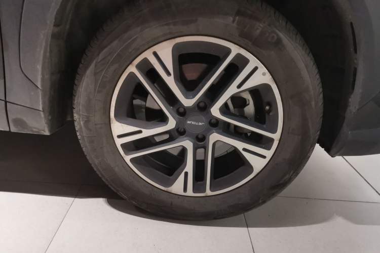 Used JETOUR Dashing 2025 1.5T DCT Luxury Edition Right Front Wheel Hub