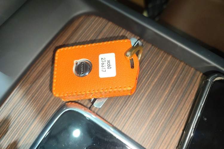 Used Volvo XC60 New Energy 2023 T8 Plug-in Hybrid Long-Range All-Wheel Drive Smart Luxury Edition
