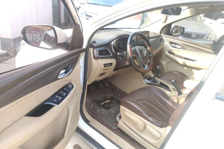 Used Baojun 730 2017 1.5T Manual Fashion Version 7 Seats China V Emission Standard Interior 3