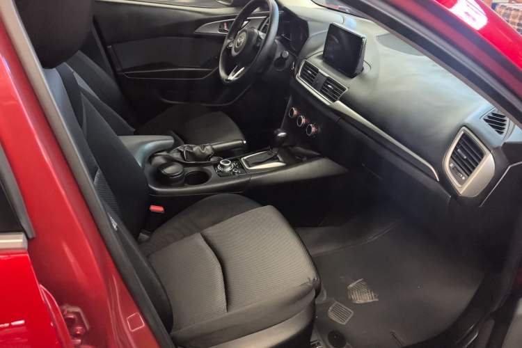 Used Mazda Mazda 3 Axela 2017 Hatchback 1.5L Automatic Comfort Model Emission Standard China V
