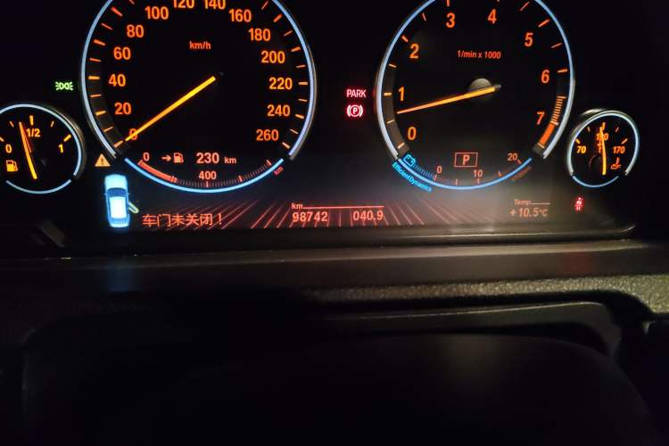 Used BMW 5 Series GT 2010 535i Leading Model Odometer Close Up