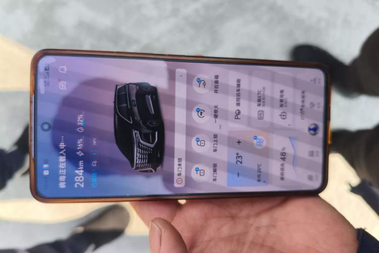 Used Denza D9 2025 DM-i Smart Drive 1020 Four-Wheel Drive Deluxe Model
