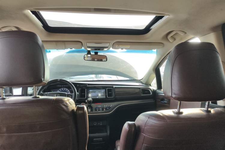 Used Honda Elysion 2016 2.4L Comfort Edition
