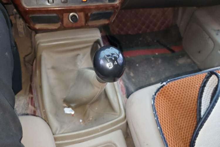 Used Nissan D22 2013 2.4L Gasoline Two-Wheel-Drive Standard Model