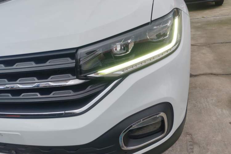 Used Volkswagen Tacqua 2020 1.5L Automatic Yue Left Front Headlight