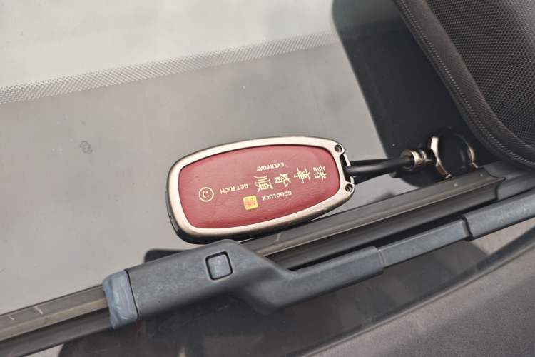 Used Hyundai Santa Fe 2019 380 TGDi GLS Automatic 2WD Luxury Version China VI Standard Vehicle Key