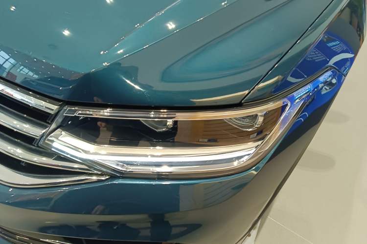 Used Volkswagen Tiguan L 2022 330TSI Automatic Two-Wheel Drive R-Line Enhanced Edition
