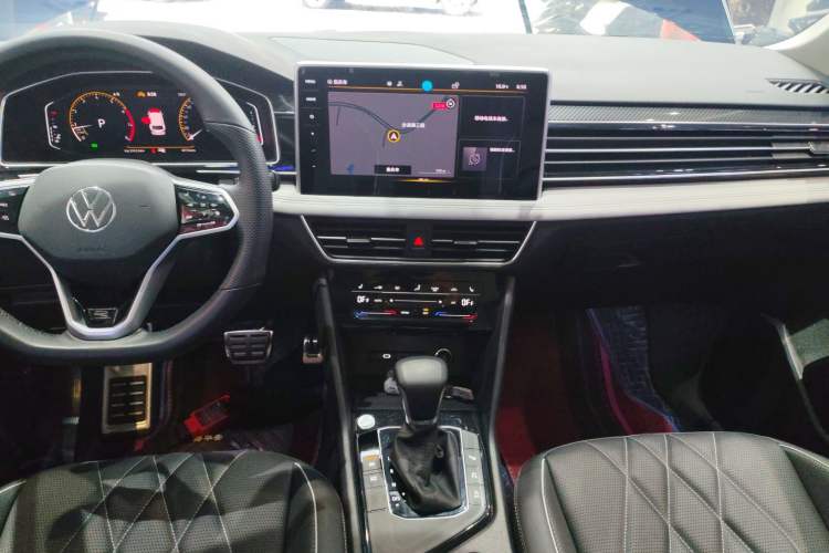 Used Volkswagen Tiguan L 2023 330TSI Automatic Two-Wheel Drive R-Line Enjoyment Edition Audio And AC Panel