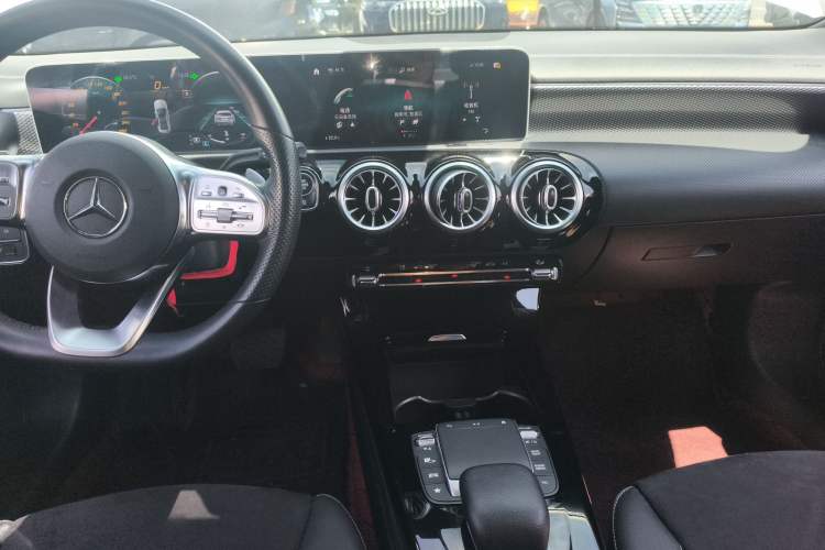 Used Mercedes-Benz A-Class 2020 Restyled A 200 L Sport Sedan Fashion Version
