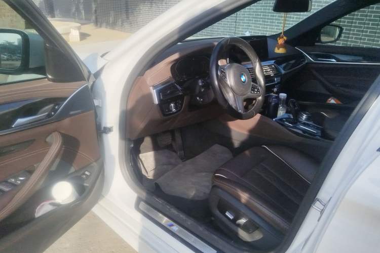 Used BMW 5 Series 2021 525Li M Sport Package