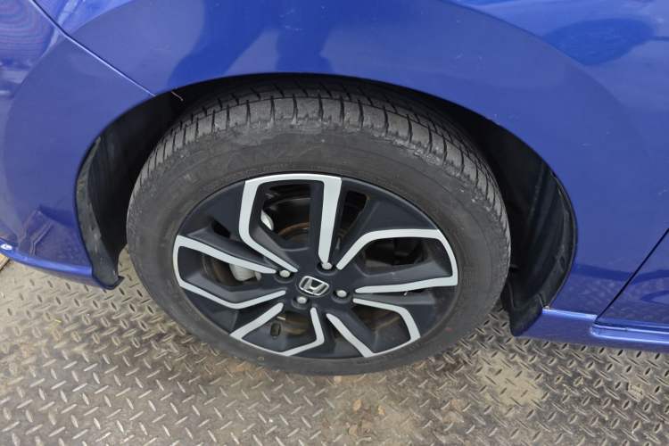 Used Honda LIFE 2021 1.5L CVT SPORT Heartbeat Edition Left Front Wheel Hub