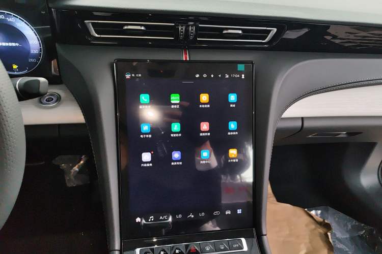 Used Hongqi H5 2025 2.0T Automatic Flag Edition – 500 000 Units Commemorative Version
