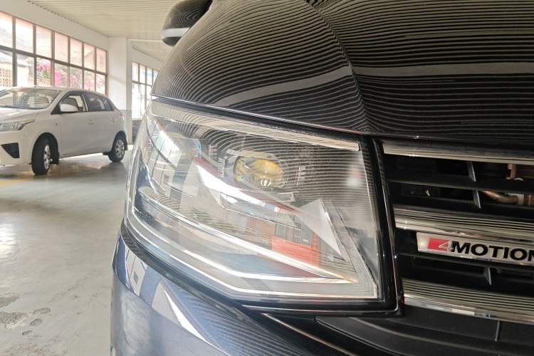 Used Volkswagen Caravelle 2017 2.0 TSI 4x4 Luxury Edition 7-Seater
