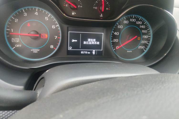 Used Chevrolet Cruze 2017 1.5L Manual Pioneer Edition Odometer Close Up