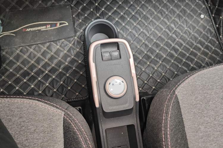 Used Chery QQ Ice Cream 2022 120km Conical Shape Lithium Iron Phosphate Gear Lever